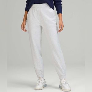 Lululemon Relaxed High Rise Jogger Size 4 Heathered Core Ultra Light Grey